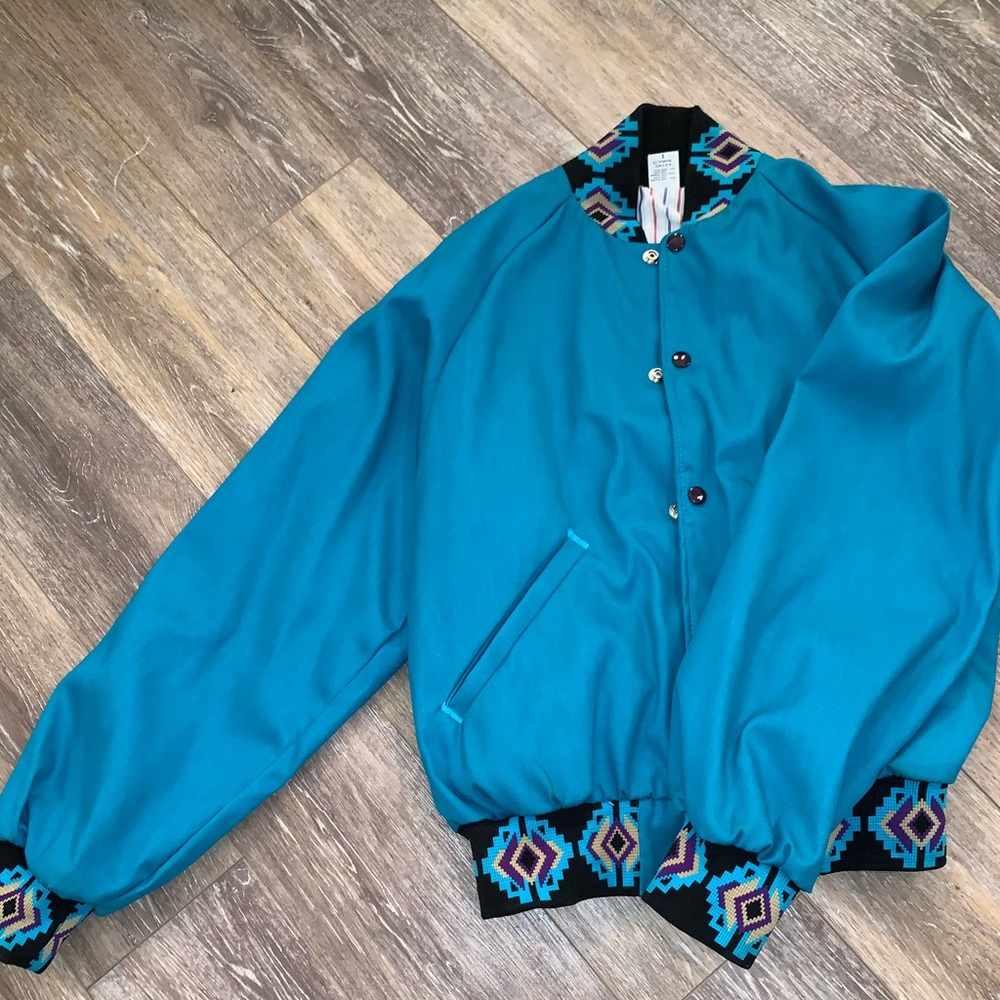 Women’s vintage snap closure jacket